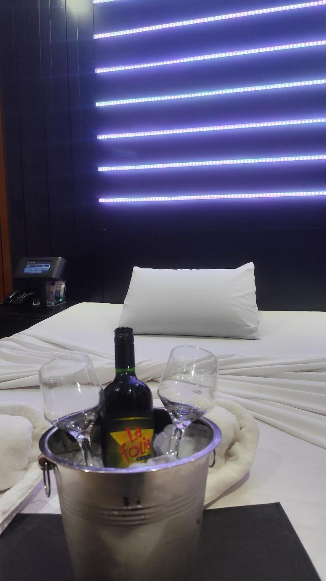 Motel La Folia Ribeirão Preto Kültér fotó